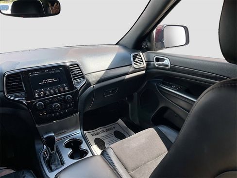 Used 2022 Jeep Grand Cherokee Laredo X image 22