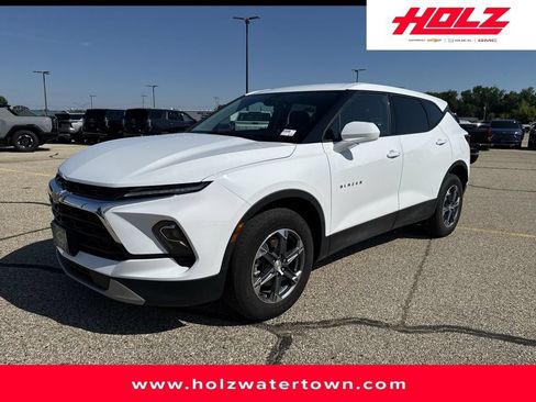 Used 2025 Chevrolet Blazer LT AWD/4WD image 1