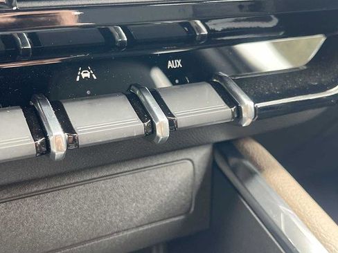 New 2026 GMC Canyon Denali image 9