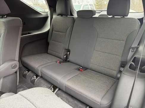 Used 2026 Chevrolet Traverse LT w/ Midnight/Sport Edition image 13