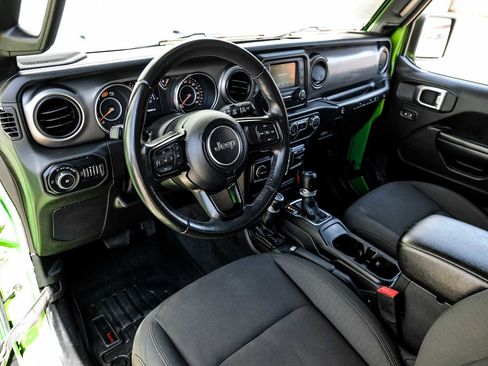Used 2019 Jeep Wrangler Unlimited Sport S image 3