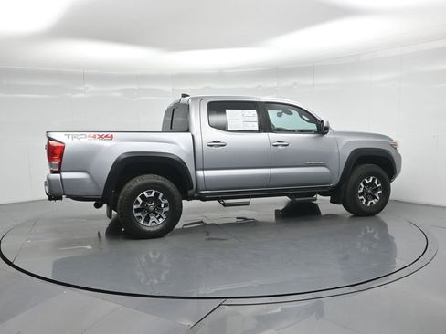 Used 2019 Toyota Tacoma TRD Off-Road w/ Technology Package AWD/4WD image 25