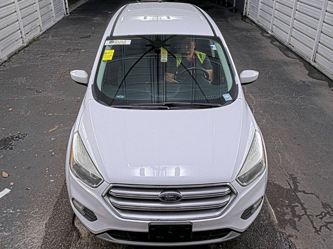 Used 2017 Ford Escape SE AWD/4WD image 2