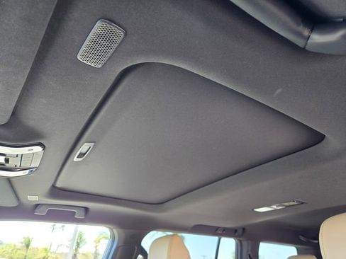 Used 2024 Lexus GX 550 image 10