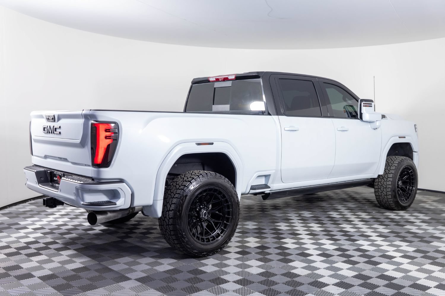Used 2026 GMC Sierra 3500 Denali Ultimate AWD/4WD image 8