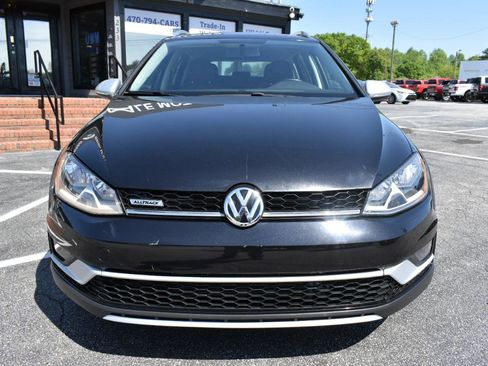 Used 2017 Volkswagen Golf Alltrack S image 3