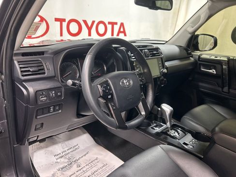 Used 2022 Toyota 4Runner TRD Off-Road Premium image 28