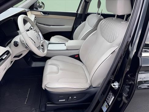 Used 2023 Hyundai Palisade Limited FWD image 6