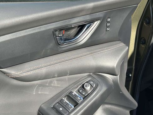 Used 2025 Subaru Ascent Bronze Edition image 21