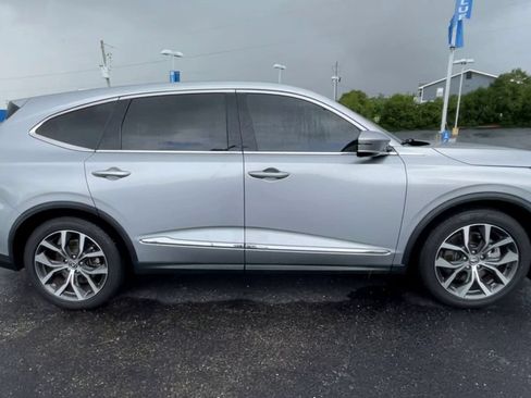 Used 2023 Acura MDX w/ Technology Package FWD image 9