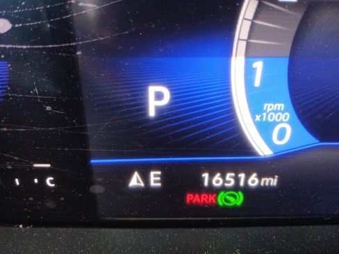 Certified 2023 Volkswagen Tiguan SE w/ Panoramic Sunroof Package image 5