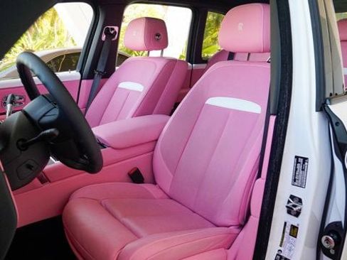 Used 2024 Rolls-Royce Cullinan image 3