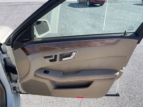 Used 2011 Mercedes-Benz E 350 4MATIC Sedan image 29