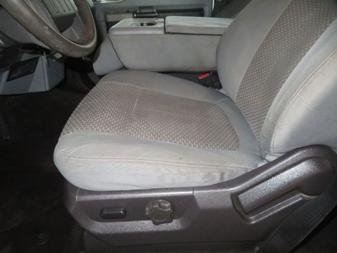 Used 2015 Ford F250 XLT w/ XLT Premium Package AWD/4WD image 21