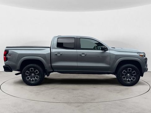 Used 2023 Chevrolet Colorado Z71 w/ Z71 Convenience Package 2 AWD/4WD image 4