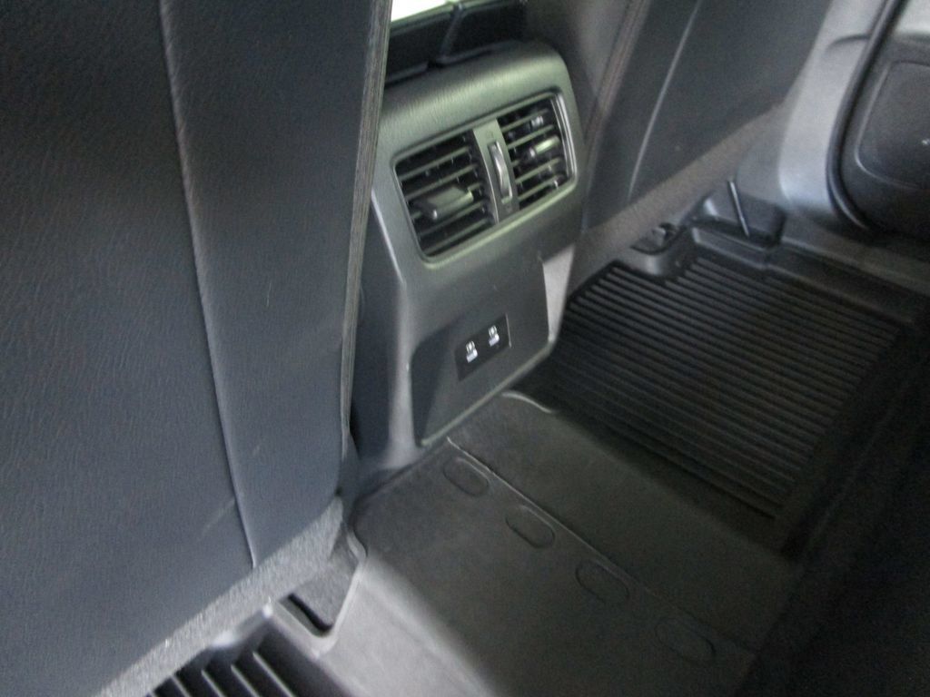 Used 2024 Nissan Rogue SL FWD image 20