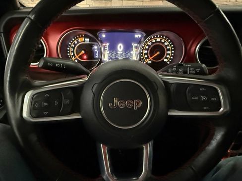 Used 2023 Jeep Wrangler Unlimited Rubicon w/ Cold Weather Group AWD/4WD image 17