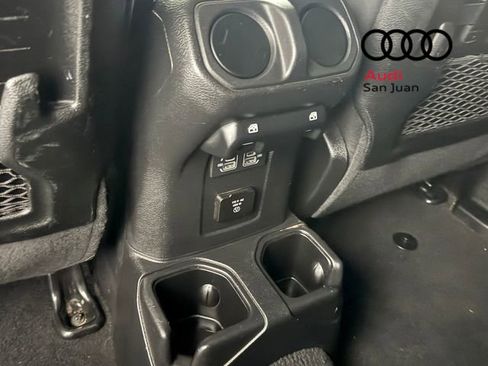 Used 2021 Jeep Gladiator Rubicon AWD/4WD image 26