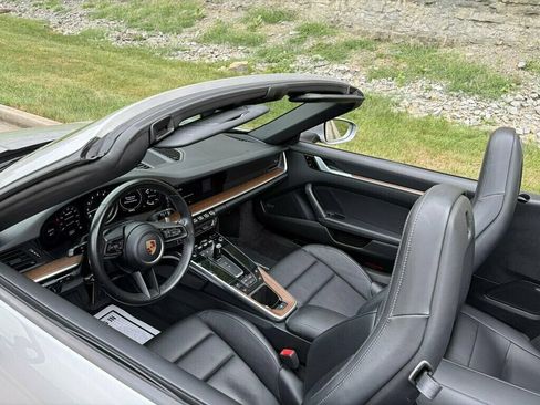 Used 2020 Porsche 911 Carrera 4S AWD/4WD image 15