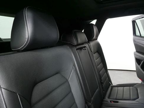 Certified 2024 Volkswagen Atlas Cross Sport SEL R-Line image 22