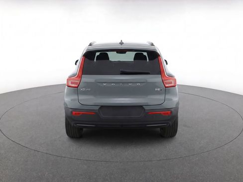 Used 2024 Volvo XC40 B5 Plus w/ Protection Package Premier AWD/4WD image 7