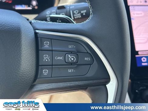 Certified 2025 Jeep Grand Cherokee Limited AWD/4WD image 33