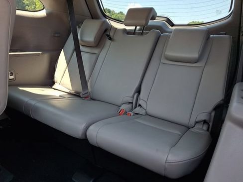 Used 2019 Toyota Highlander XLE FWD image 20