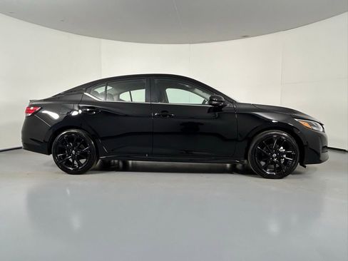 Used 2025 Nissan Sentra SR w/ Midnight Edition FWD image 8