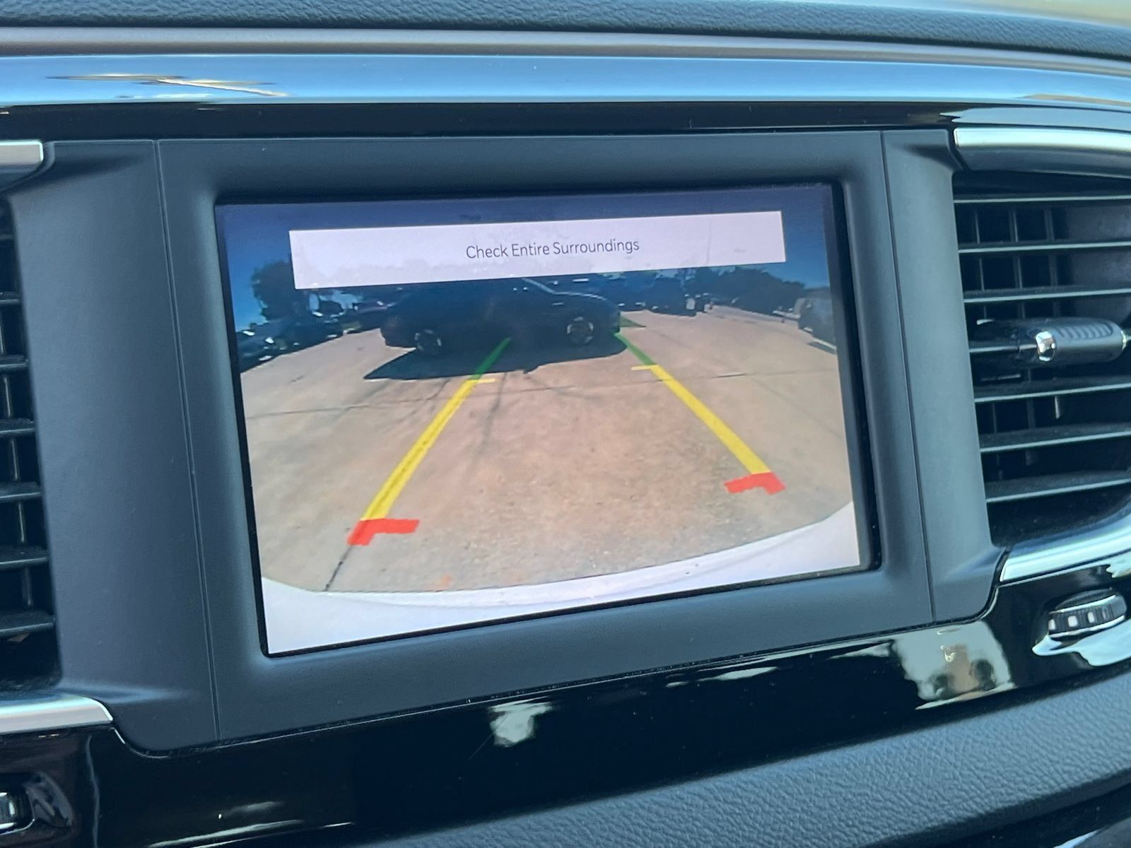 Used 2022 Chrysler Voyager LX FWD image 29
