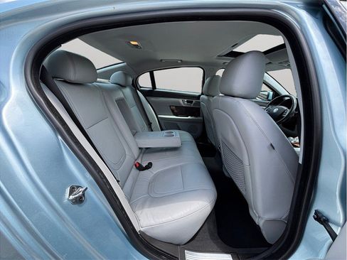 Used 2012 Jaguar XF RWD image 40