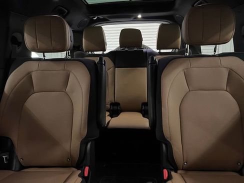 Used 2025 Land Rover Defender 130 V8 image 13