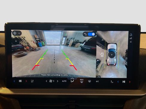 Used 2025 Ford Explorer Platinum w/ LUX Leather Package image 23