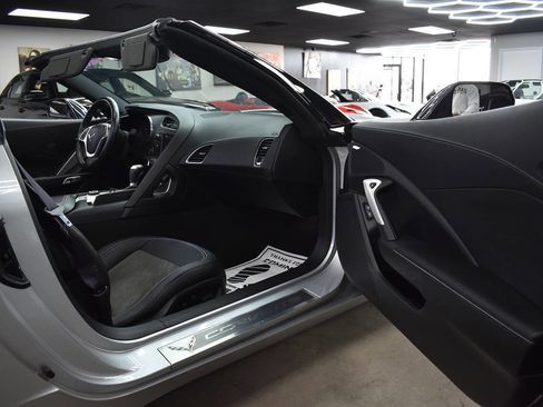 Used 2014 Chevrolet Corvette Stingray Convertible w/ 2LT Preferred Equipment Group image 18