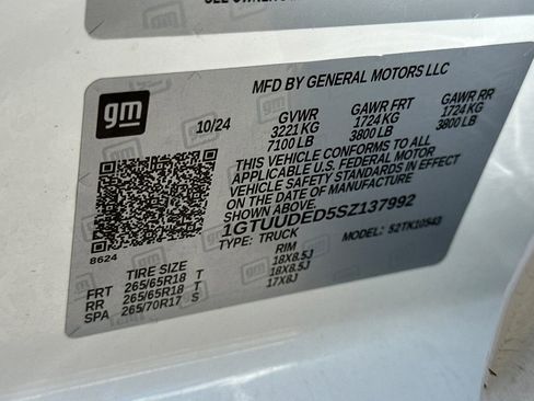 Used 2025 GMC Sierra 1500 SLT AWD/4WD image 30