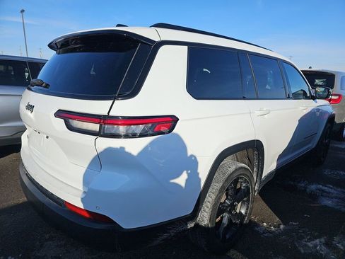 Used 2023 Jeep Grand Cherokee L Laredo image 6