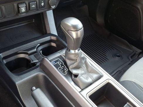 Used 2020 Toyota Tacoma TRD Sport image 17