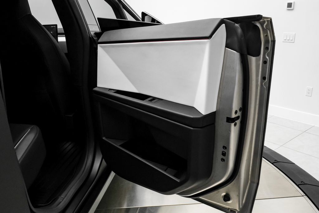 Used 2024 Tesla Cybertruck Cyberbeast AWD/4WD image 47