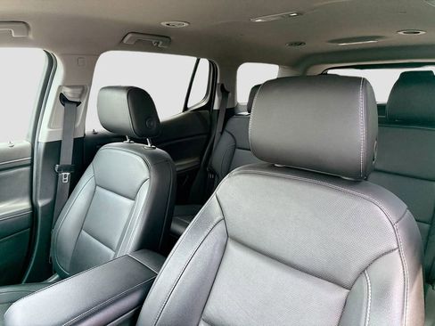 Used 2023 GMC Acadia SLT w/ Elevation Edition image 12