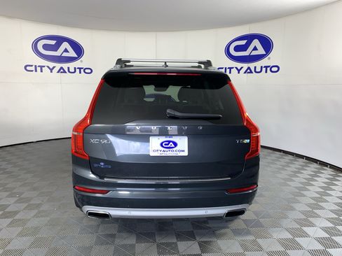 Used 2021 Volvo XC90 T5 Momentum w/ Protection Package FWD image 4