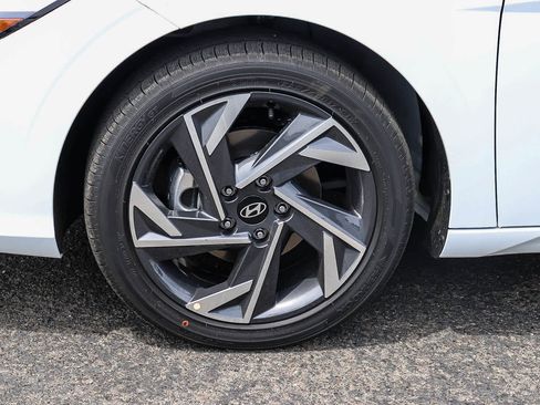 New 2026 Hyundai Elantra Limited FWD image 12