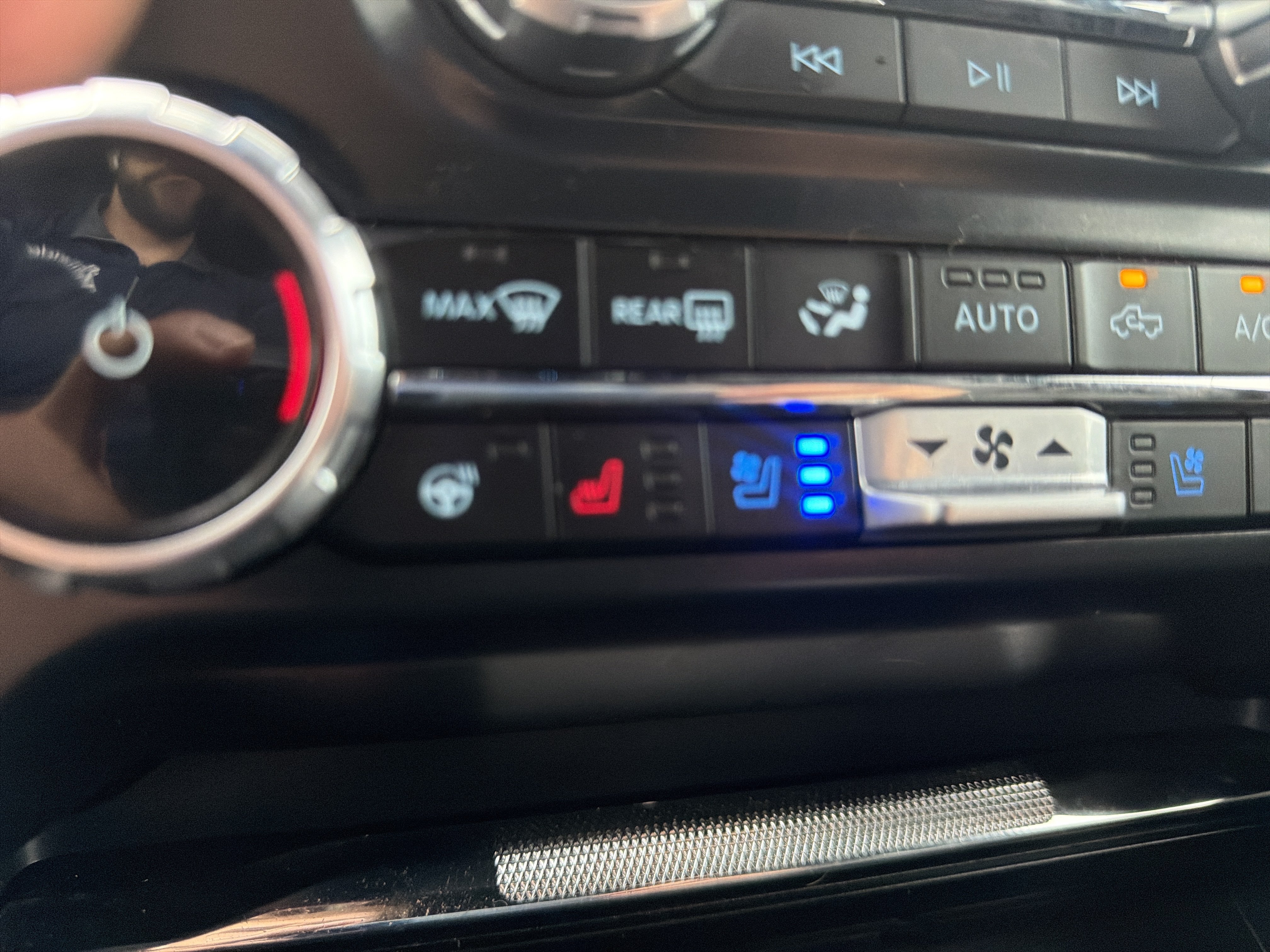 Used 2024 Ford F150 Lariat w/ Equipment Group 502A High AWD/4WD image 28