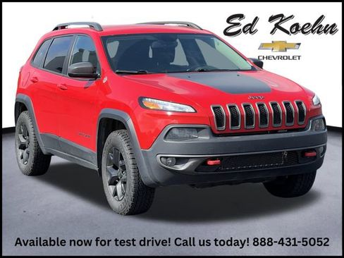 Used 2017 Jeep Cherokee Trailhawk w/ Cold Weather Group AWD/4WD image 1