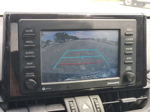 Used 2022 Toyota RAV4 XLE Premium AWD/4WD image 6