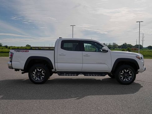 Used 2023 Toyota Tacoma TRD Off-Road AWD/4WD image 5