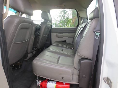 Used 2014 GMC Sierra 2500 W/T AWD/4WD image 9
