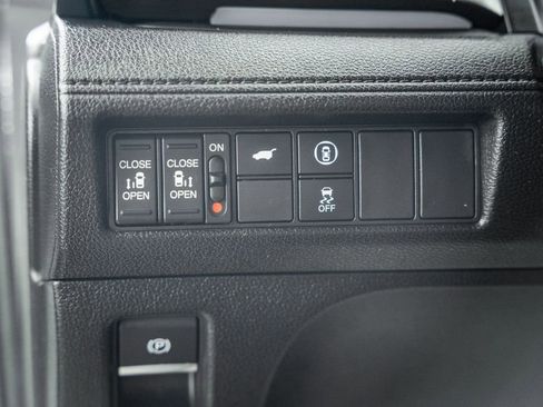 Used 2023 Honda Odyssey Sport image 43