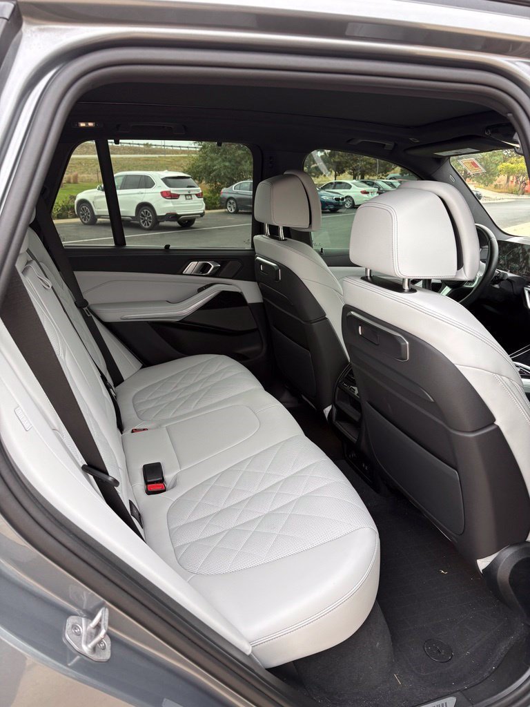 Used 2024 BMW X5 xDrive40i w/ Executive Package AWD/4WD image 12