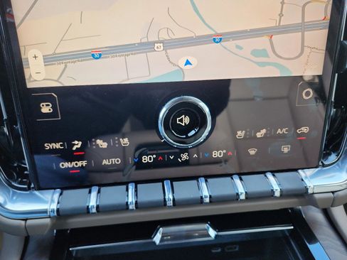 New 2026 GMC Yukon XL Denali w/ Denali Reserve Package image 17