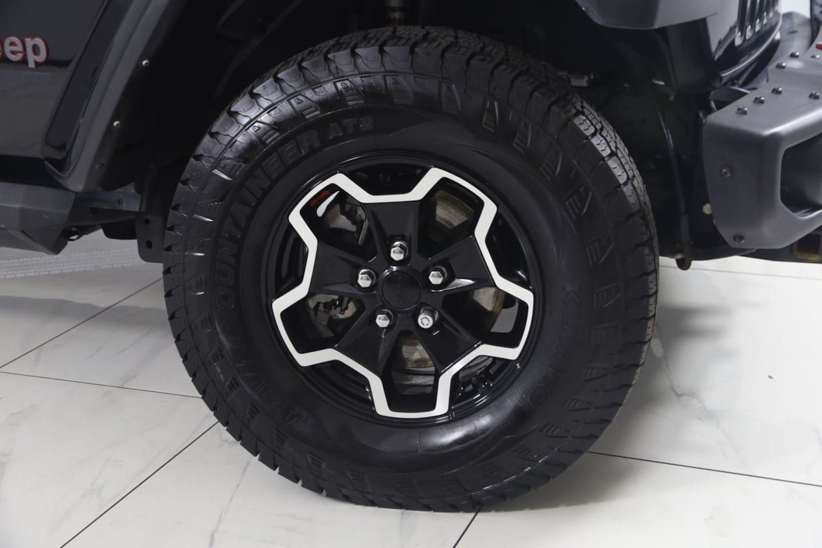 Used 2022 Jeep Gladiator Rubicon w/ LED Lighting Group AWD/4WD image 15