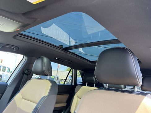 Used 2021 Volkswagen Atlas Cross Sport SE FWD image 23